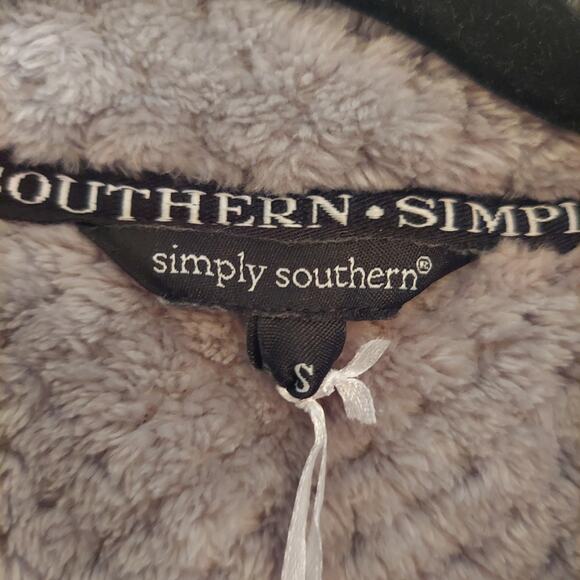 Simply Southern Gray Pollover Size Small Super Soft Fleece Plaid Accents Pockets - Picture 5 of 7